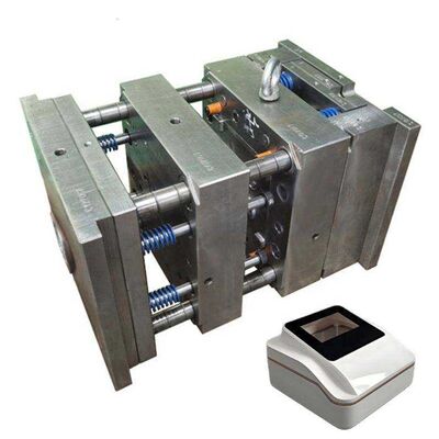 Zeer nauwkeurige auto-onderdelen matrijzen Automotive bumper spuitgietmatrijs Op maat gemaakte kunststof matrijs voor carrosseriedelen